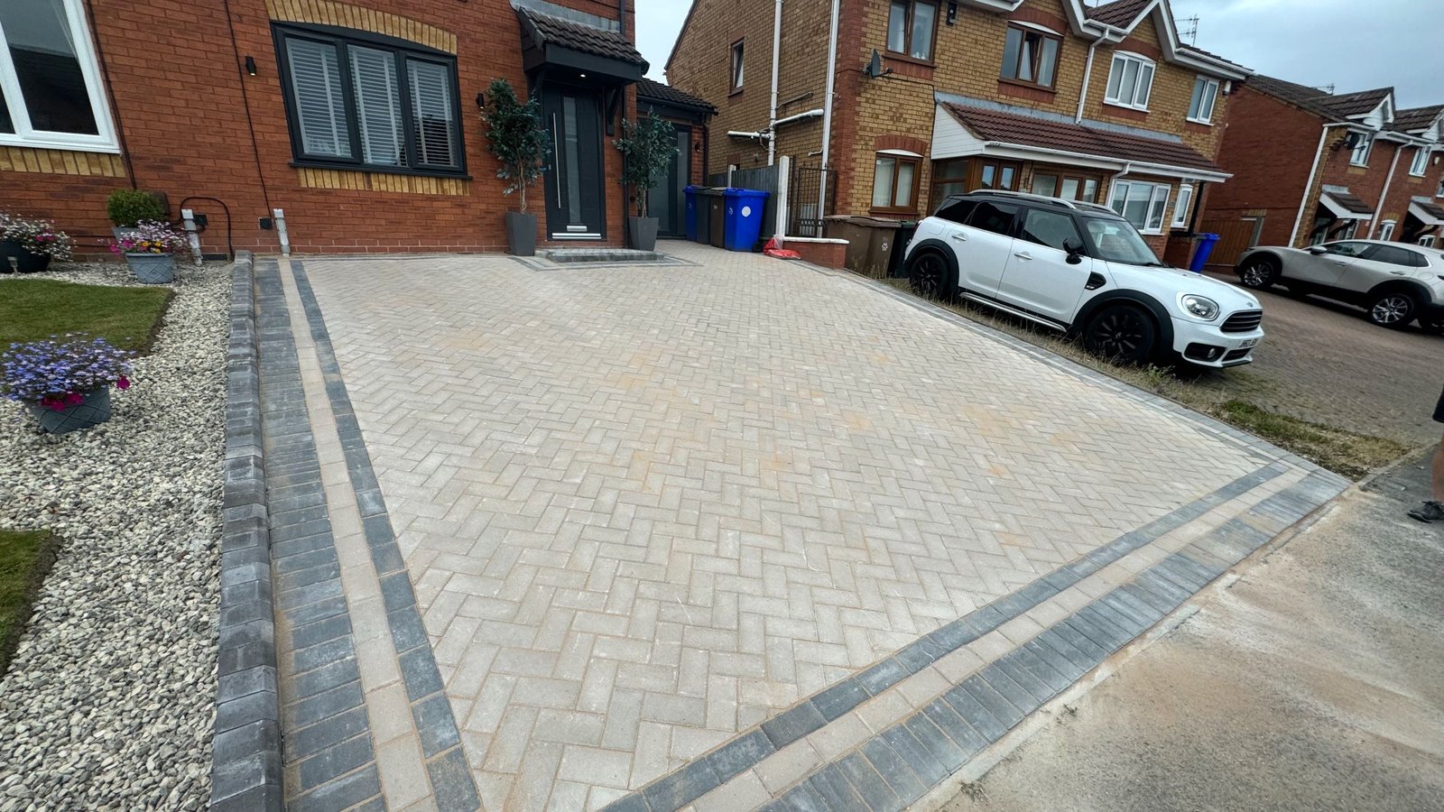 Contrasting Block Paved Driveway