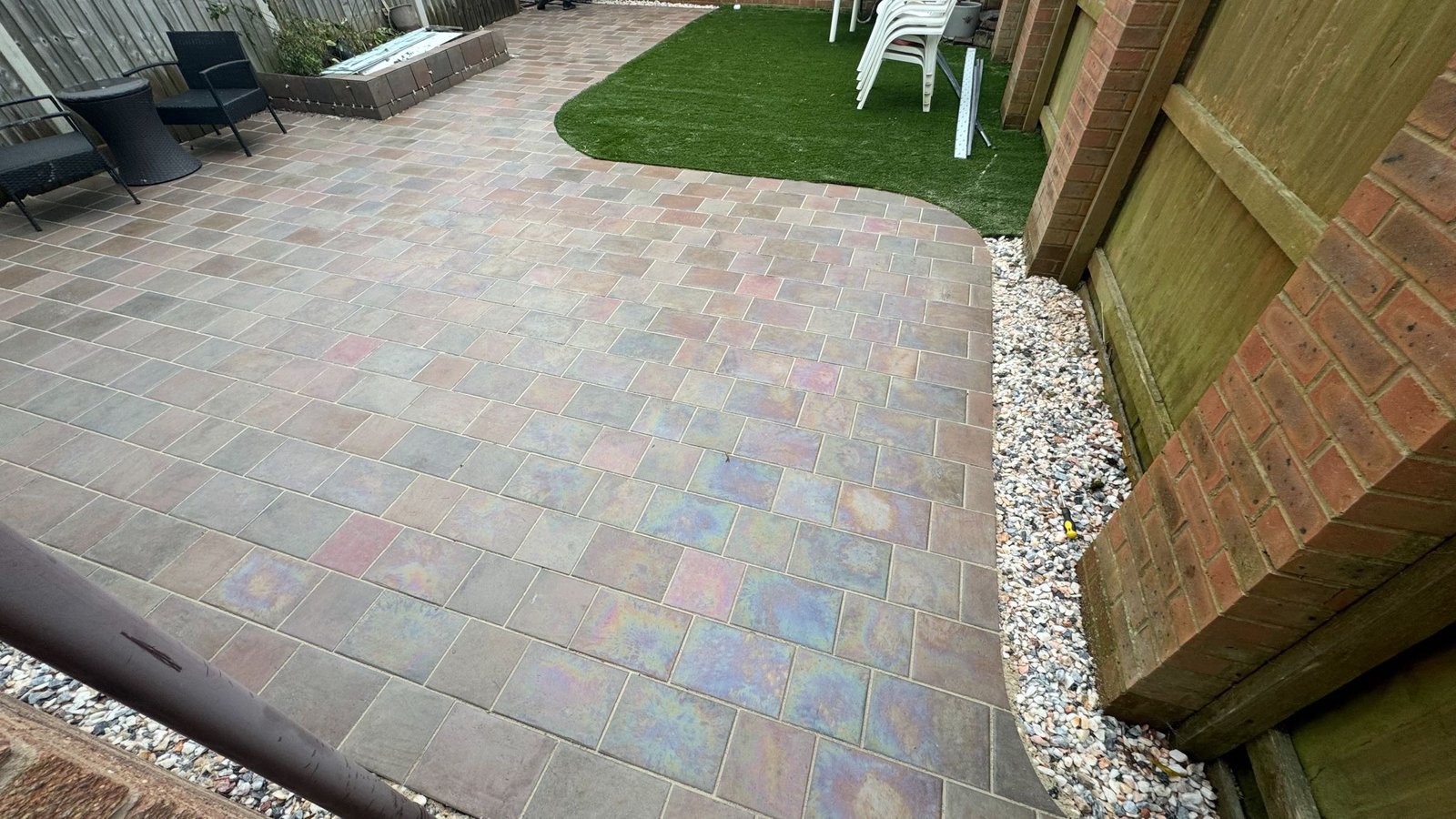 Cobbled Porcelain Patio image 2
