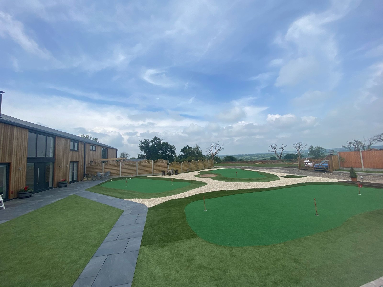 Mini Golf Putting Green image 4